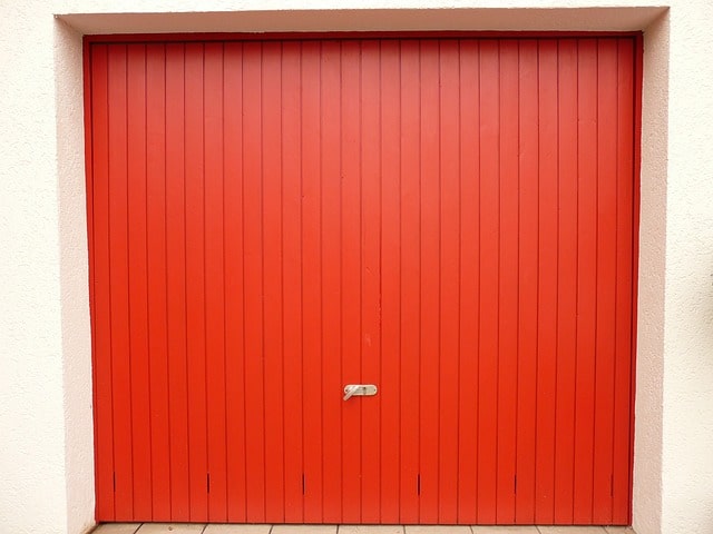 Jakie drzwi do garażu blaszanego wybrać?